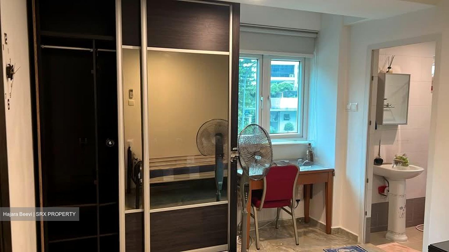 Pasir Panjang Road (D5), Terrace #575389151